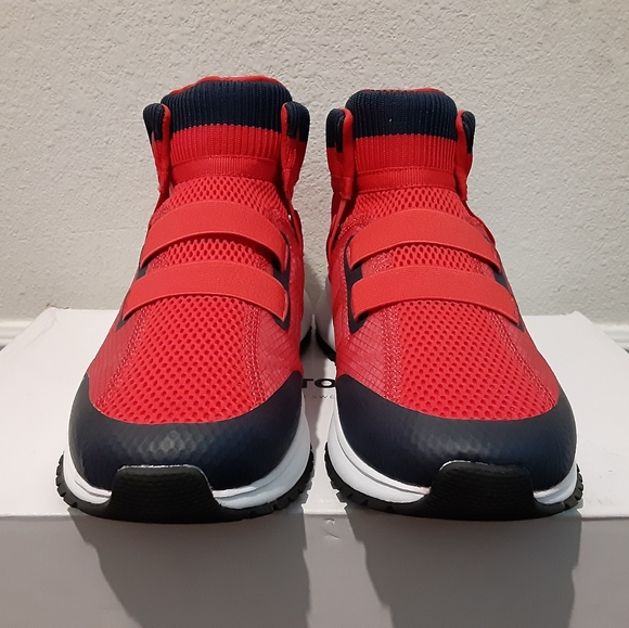 Champion - Picture 4 of 4